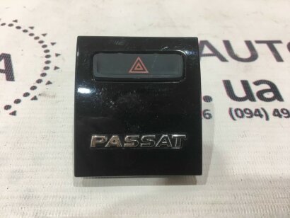 Кнопка аварийки WV Passat B9 USA 561953509C