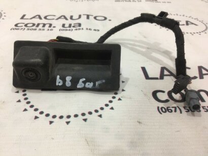 Камера заднего вида с ручкой и кнопкой открывания багажника VW Passat b8 USA 561827566D